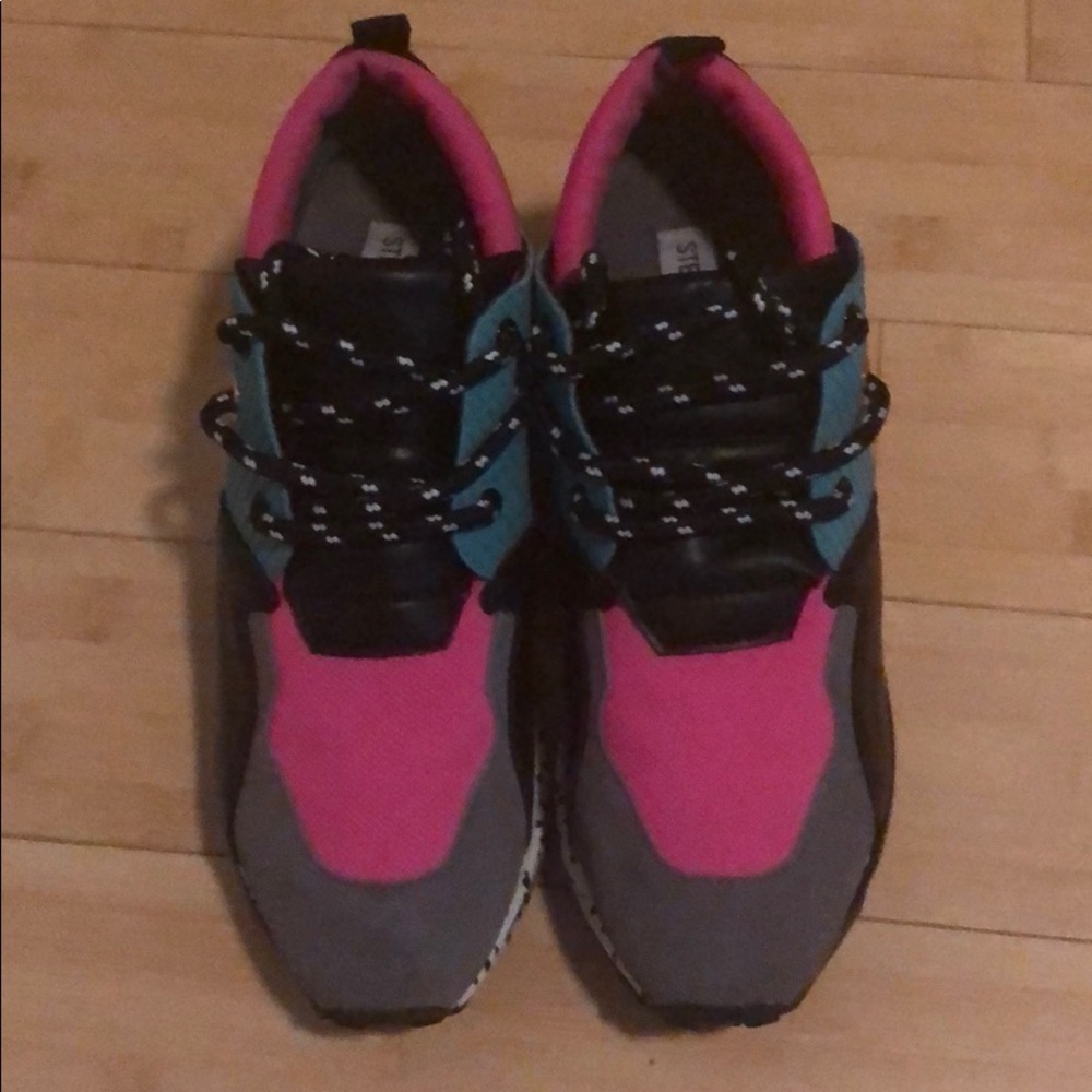 Steve Madden
Cliff Patchwork Sneakers